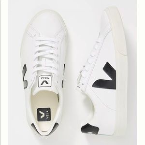 Veja Esplar Low-Top Sneakers